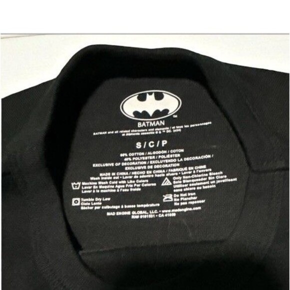 Batman 1989 T-Shirt Women’s Small Black Batmobile Graphic Tee DC Comics - Picture 3 of 3